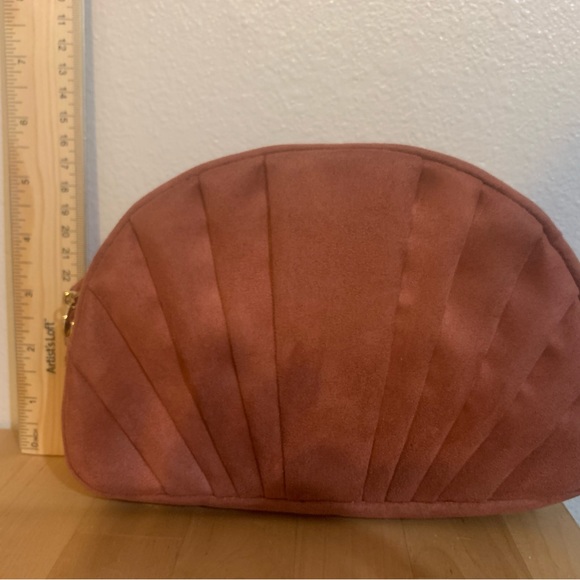 Express shell shaped clutch bag - Picture 3 of 4